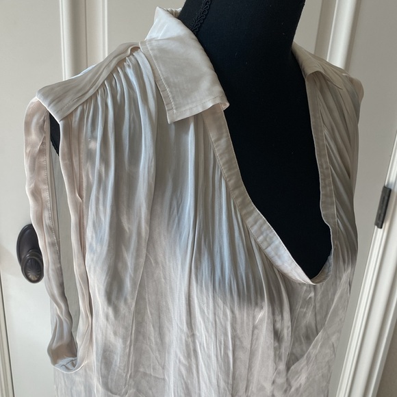 Off white Vince sleeveless blouse size 10 - Picture 2 of 11